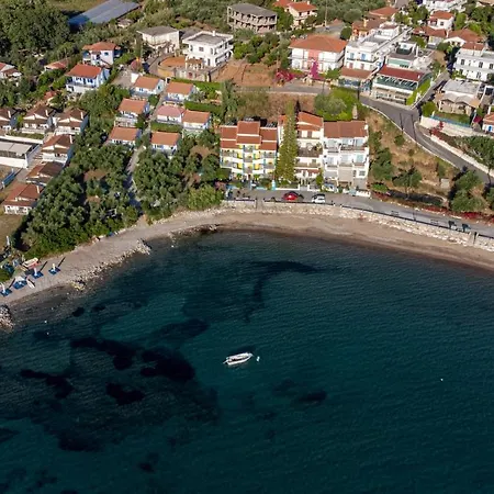 Little Cozy By The Sea Апартаменты *