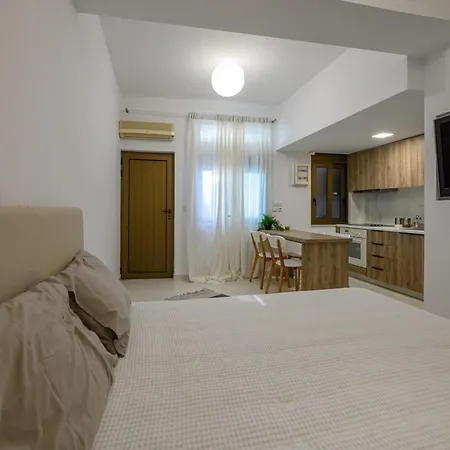 Апартаменты Little Cozy By The Sea