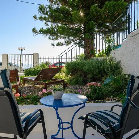 Апартаменты Little Cozy By The Sea *