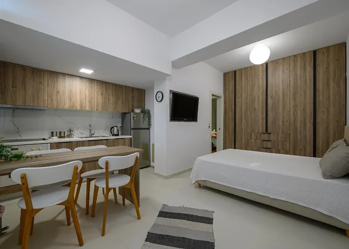 Little Cozy By The Sea Апартаменты Мессиния