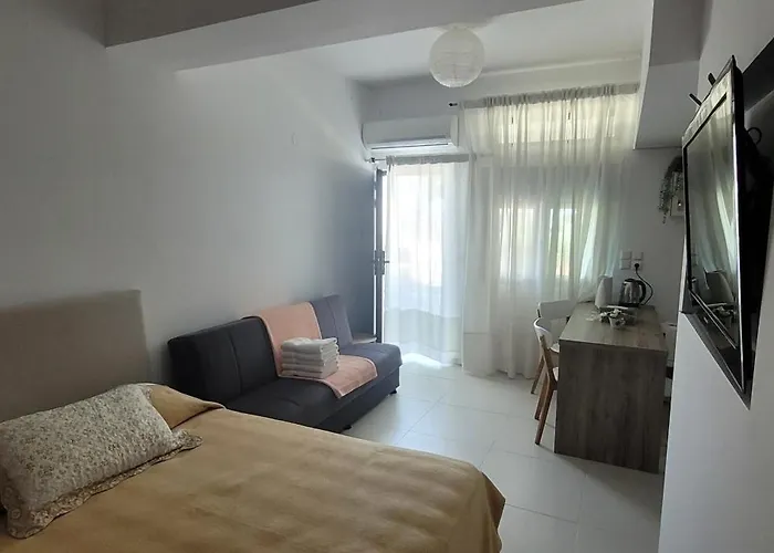 Little Cozy By The Sea Апартаменты *